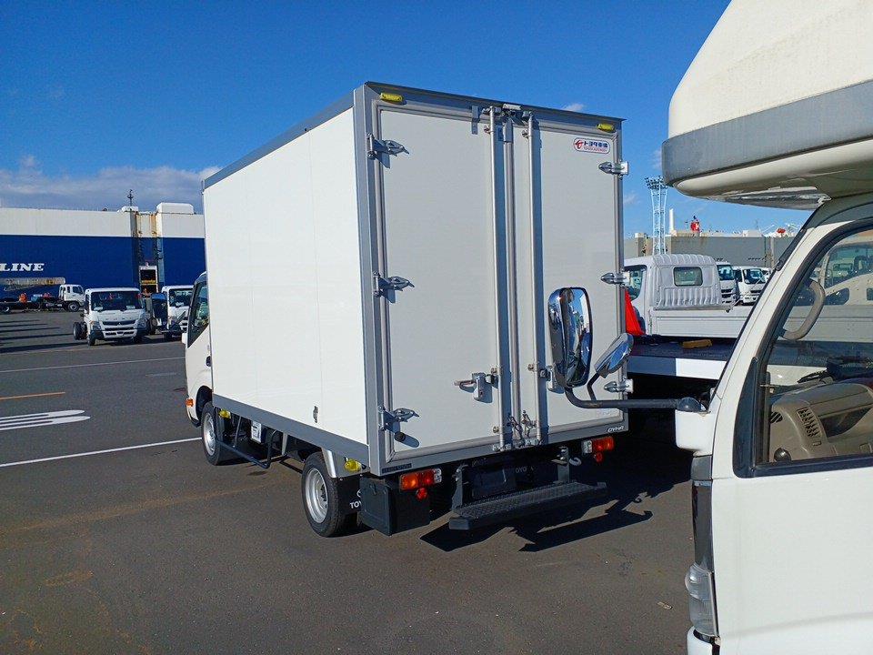 2023 Toyota Dyna Box Truck Automatic - $46990.00 — Red Stag 